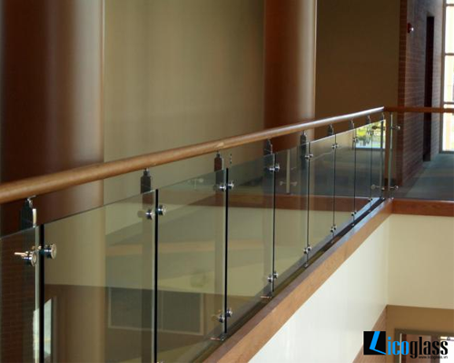 Các mẫu lan can kính cường lực theo kết cấu
